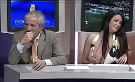 Marika Fruscio, sexy milf mora con le tette nude in tv
