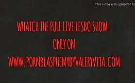 Lesbo fetish con Valery vita