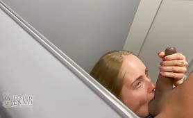 Fidanzata italian bona pompino in ascensore