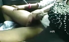 Porno amatoriale classico - In auto con la matura ditalini e pompini